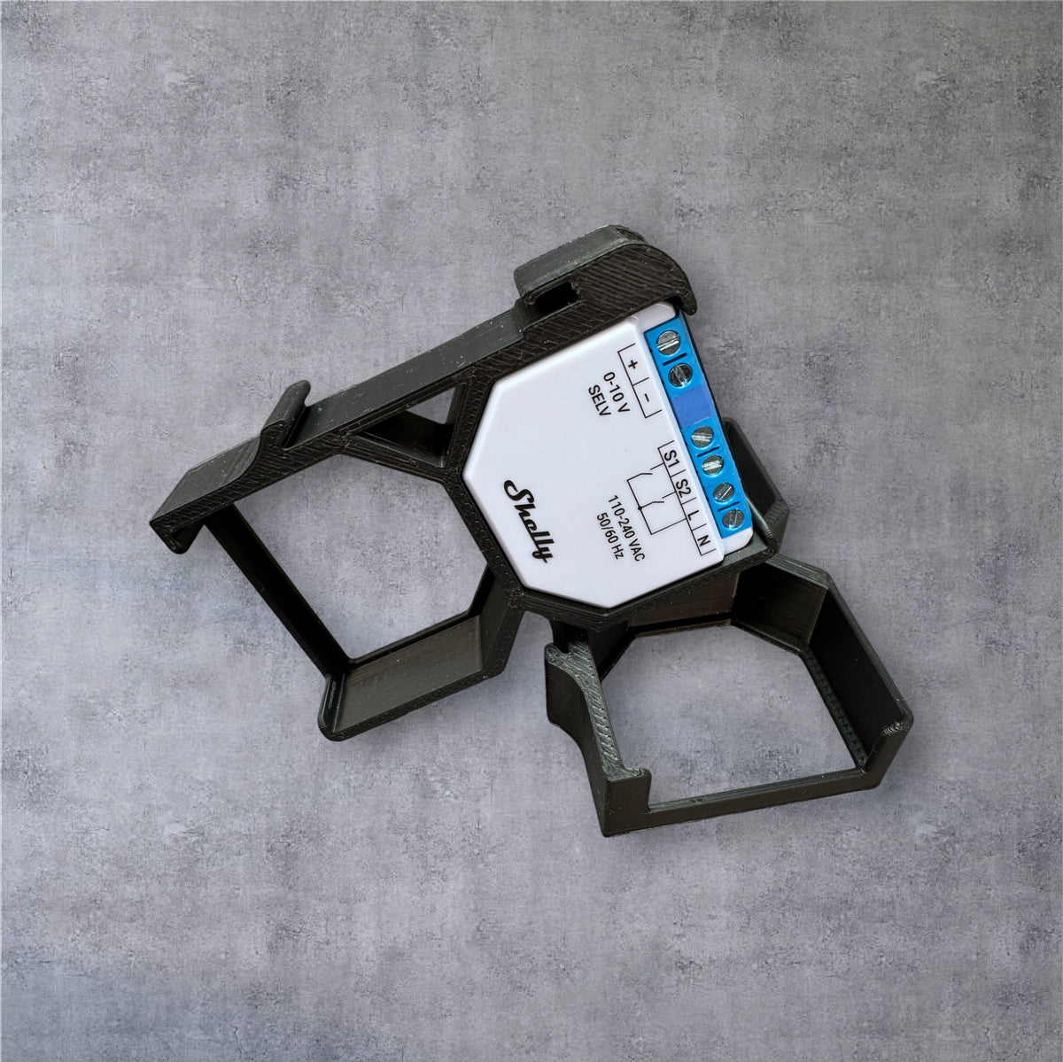 Shelly Plus 0-10V Dimmer für eine 35 mm DIN Hutschiene