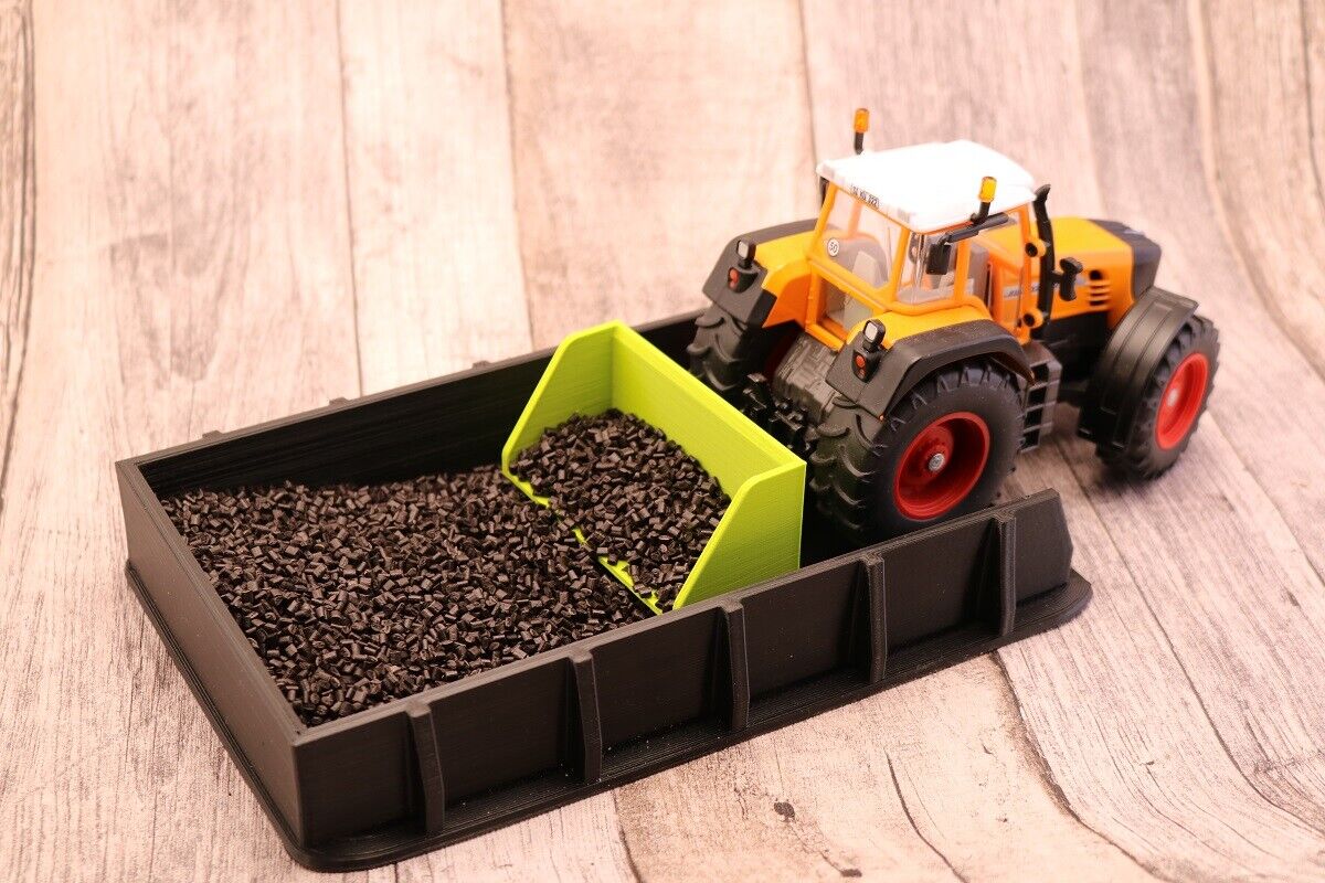 Fahrsilo 1:32 ca. 25 x 24 x 4 cm für die Landwirtschaft, Bauernhof z.B. Siku..